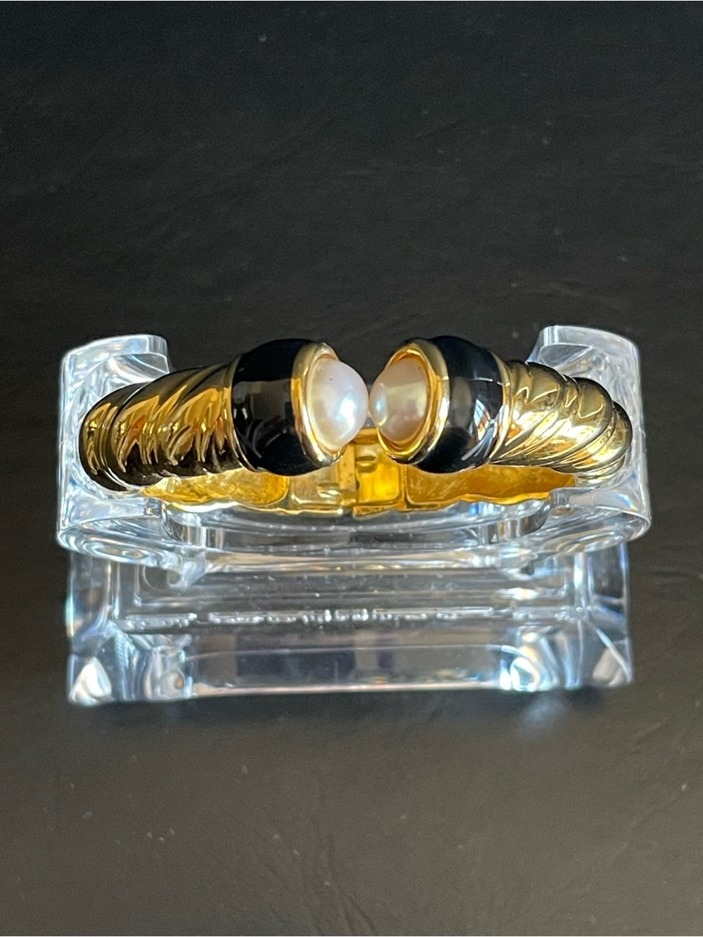 Vintage Joan Rivers faux pearl hinged clamper bangle.
